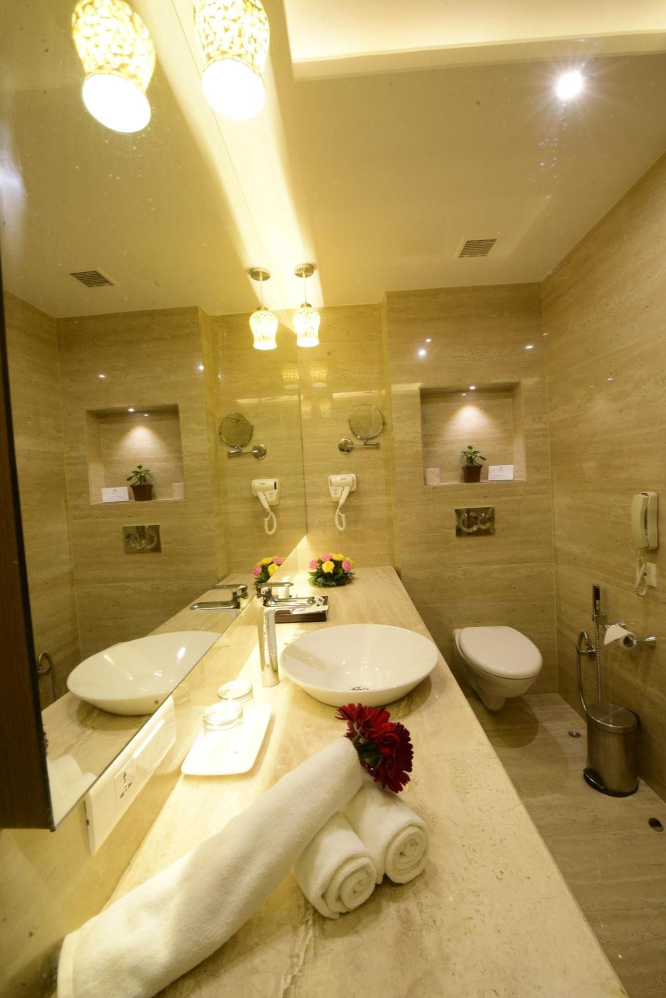 Surestay Plus By Best Western Amritsar Bagian luar foto