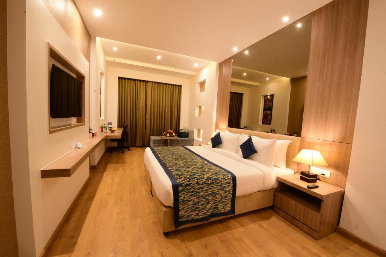 Surestay Plus By Best Western Amritsar Bagian luar foto